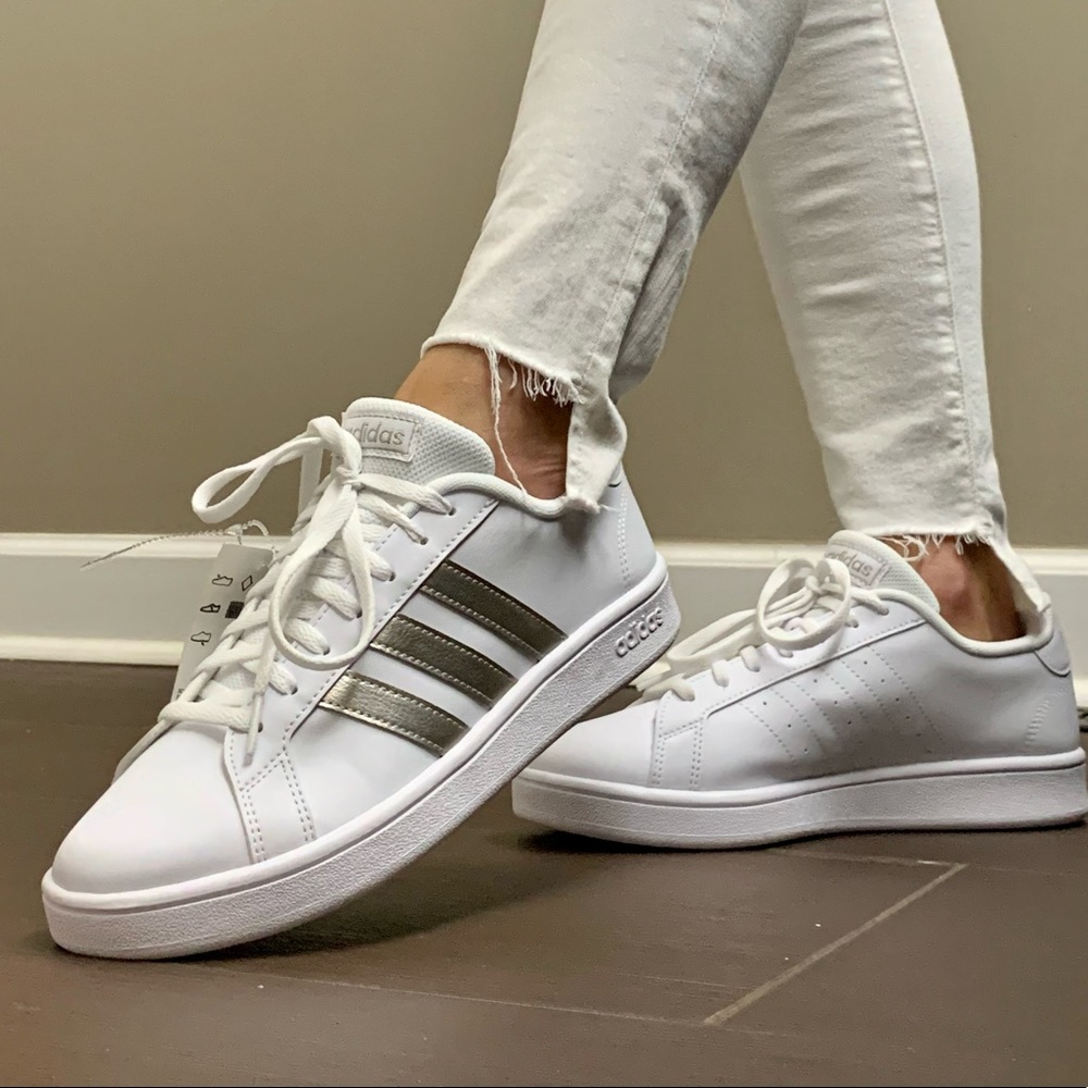 Gently Used Adidas Grand Court Tennis Shoes 8